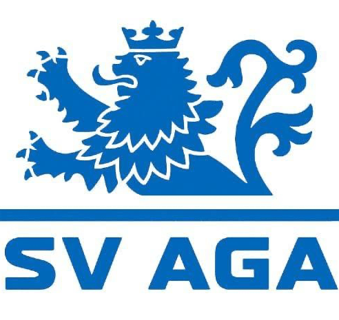 Vereinslogo des SV Aga – blauer heraldischer Löwe mit Krone über dem Schriftzug SV Aga.